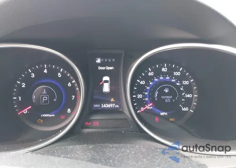 2013 Hyundai Santa Fe Sport 2.0T z USA, uszkodzony, nr VIN 5XYZWDLA4DG031060